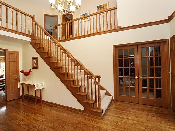 3rd image of 7450 Whispering Way
