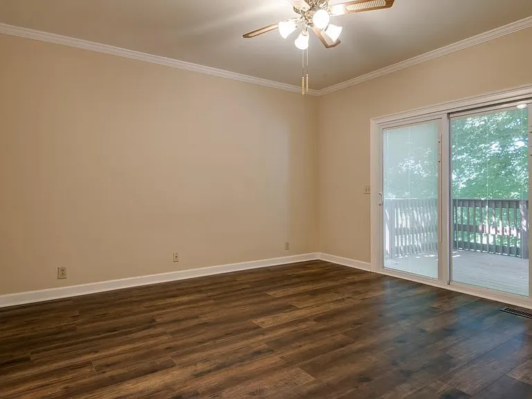 1215 Carriage Park Dr — Photo 10