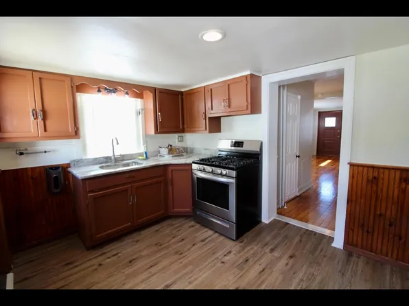 1005 Front St, Catasauqua, PA 18032