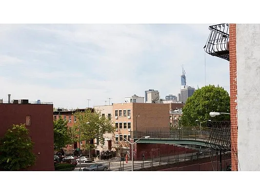 Rented by MNS | media 24