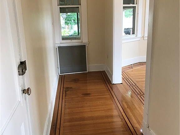 3rd image of 98 W Elm St #2