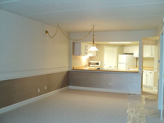 4th image of 711 W Lakeshore Dr. #306