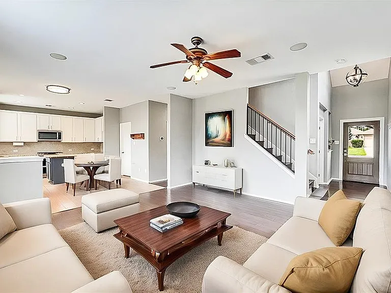 11129 Persimmon Gap Dr — Photo 9