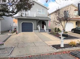 951 Rathbun Ave, Staten Island, NY 10309