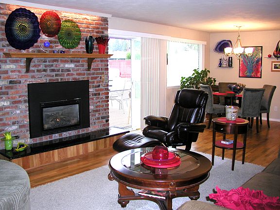 5th image of 4317 105th Pl NE