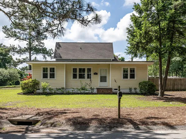 475 N Leak St, Southern Pines, NC 28387
