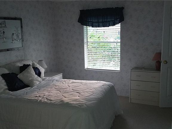 4th image of 146 Colonial Blvd #12