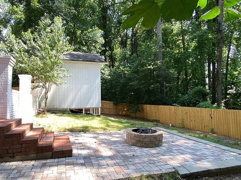 2565 Woodacres Rd NE — Photo 13