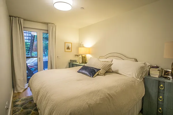 Rented by Vespa Properties Group | media 10