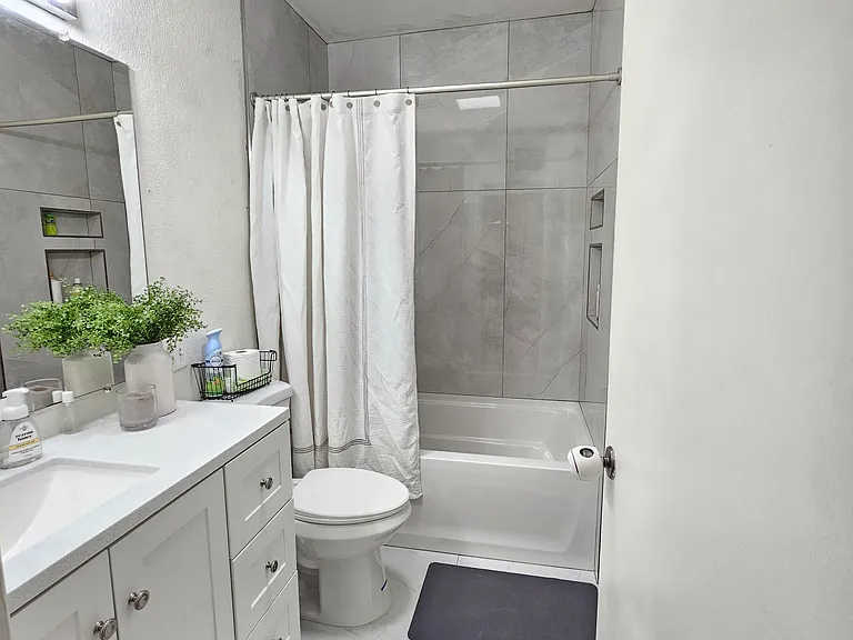 3453 N Richland Dr — Photo 4