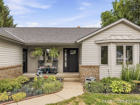 2nd image of 7070 Rolling Hills Dr