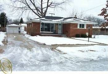 1st image of 39026 Pinetree St