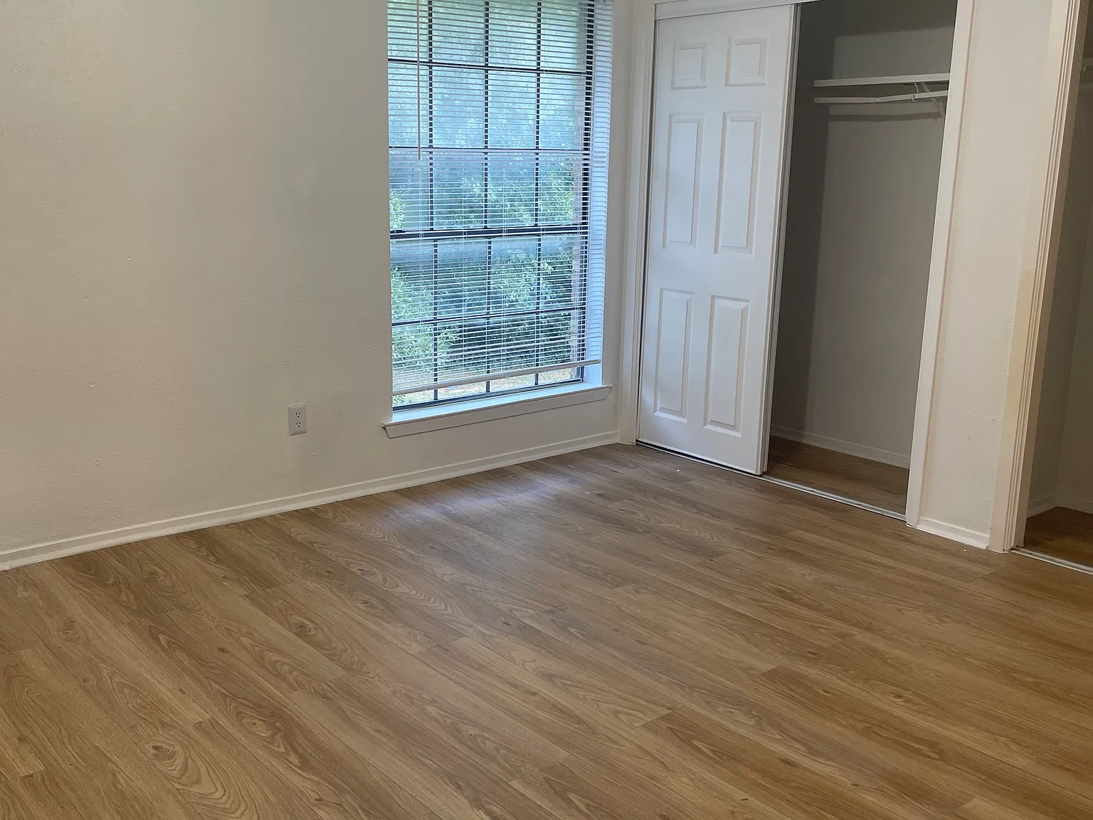 2 bed, 1040 sqft, $1,550 — Photo 4