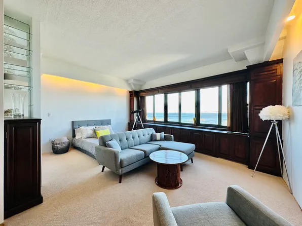 10 Bay Street Landing image 16 of 24