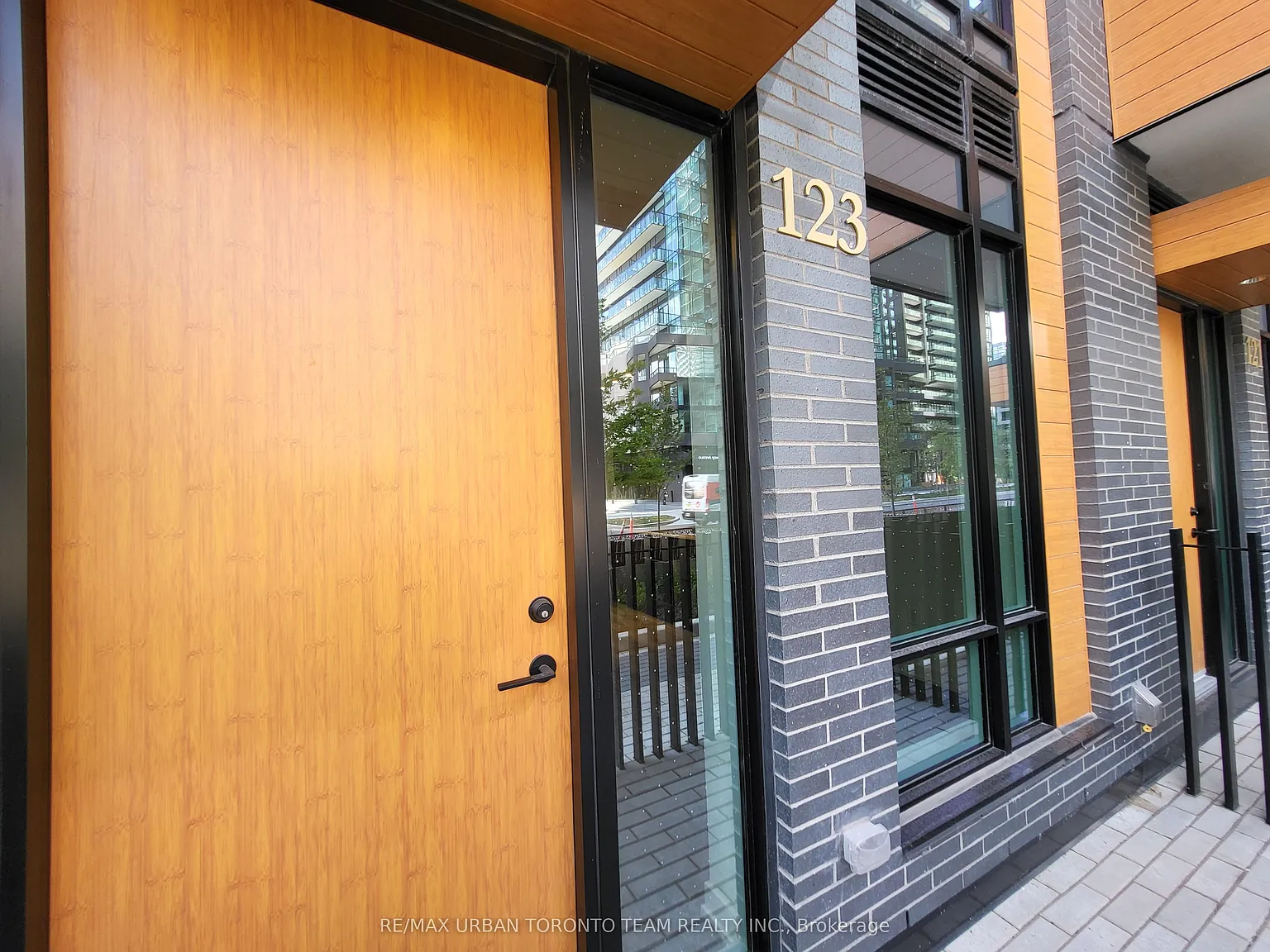 Line 5 — Photo 2