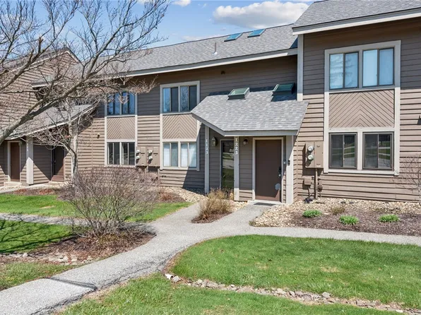 1223 Veech Ln, Hidden Valley, PA 15502