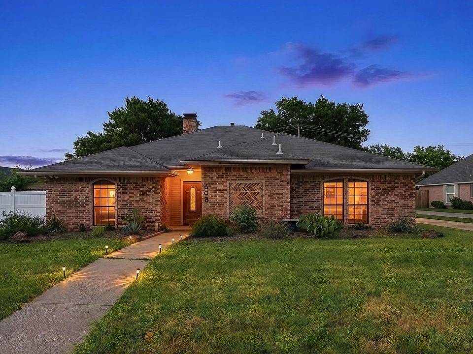 1st image of 638 Park Ln