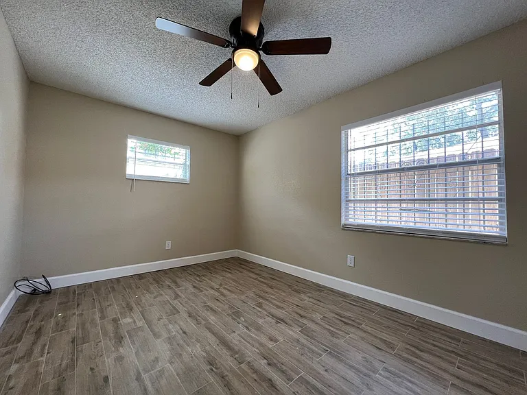 529 Hibiscus Way — Photo 22