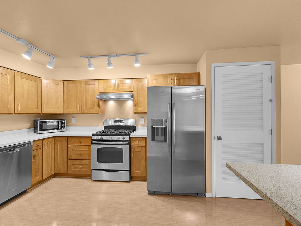 Kitchen and laundry closet
