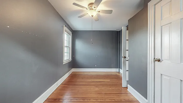 Sold by Remax City Square | media 14