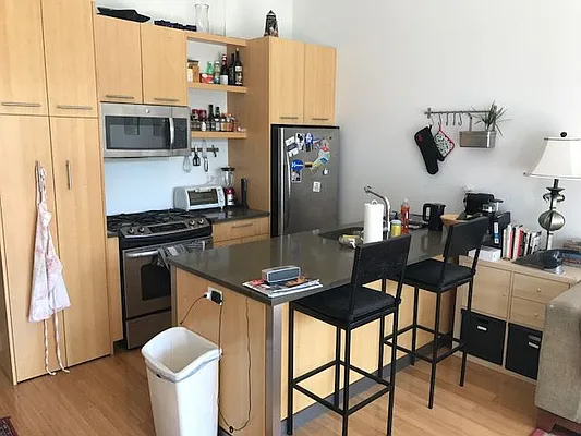 Rented by Premier Metro Realty Corp | media 14