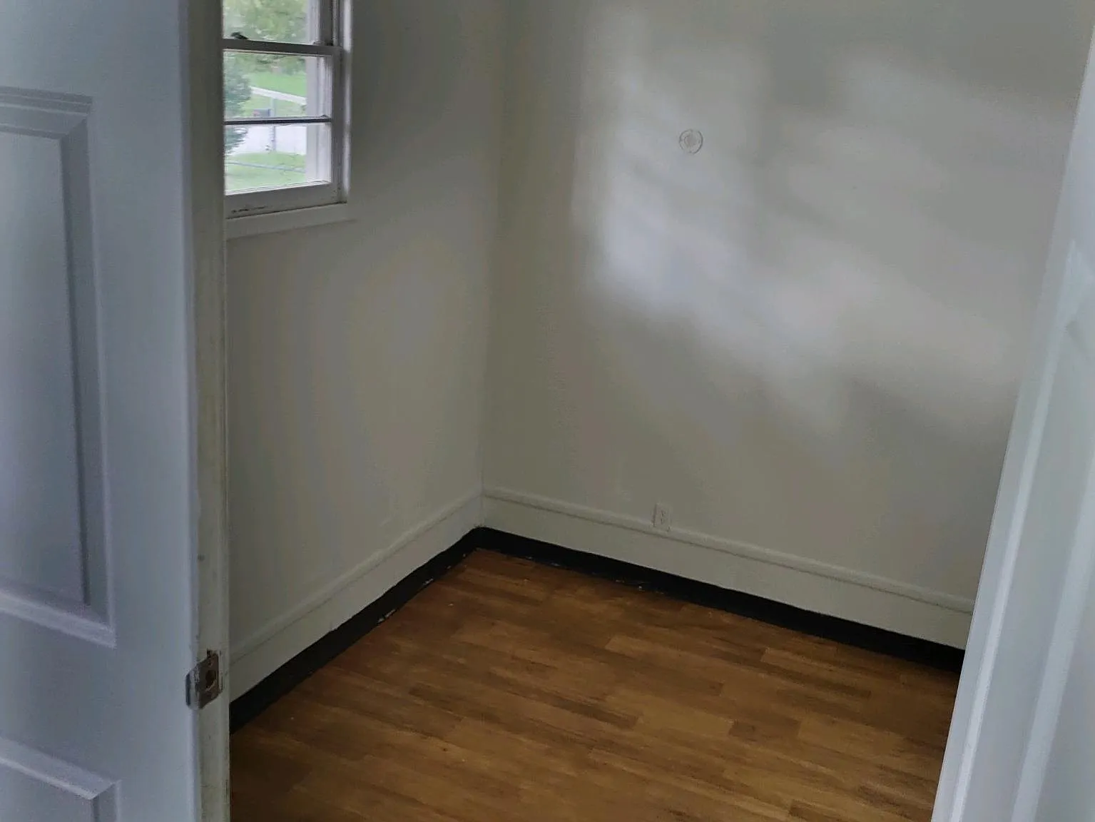 1867 Strathmore Ave — Photo 3