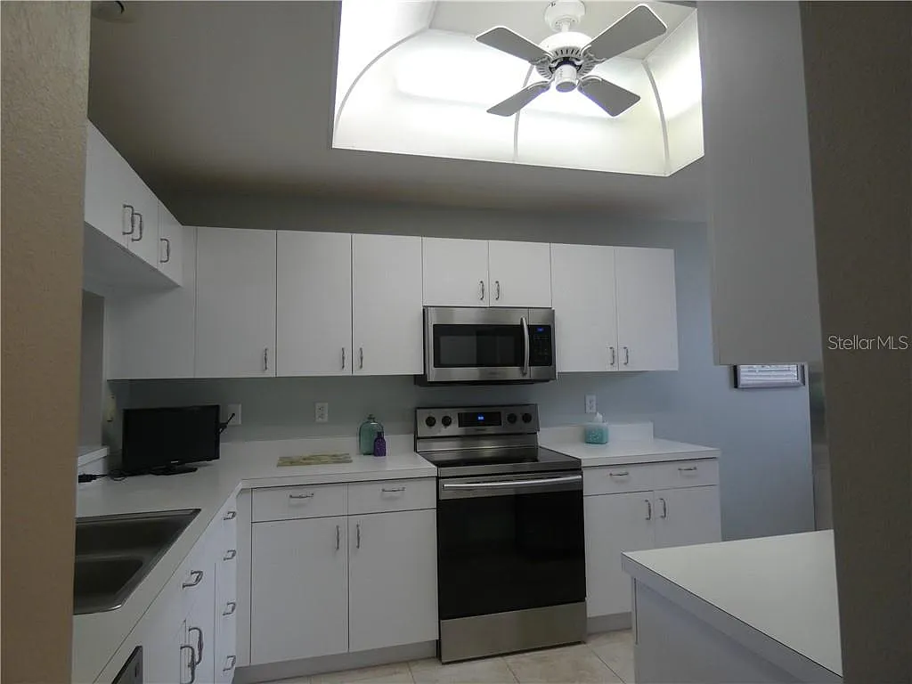 2 bed, 2.0 bath, 1314 sqft, $5,500 — Photo 2