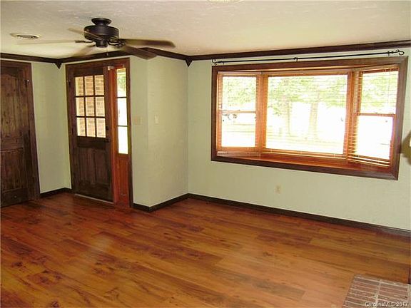 4th image of 122 Hollowbrook Ct #21