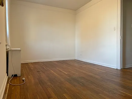 Rented by Alexiou Realty | media 7