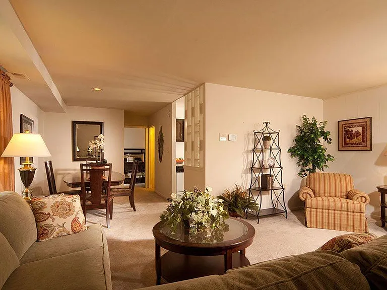 Queen's Purchase Apartments — Photo 5