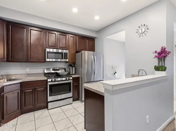 182 Coles Way, Lakewood, NJ 08701