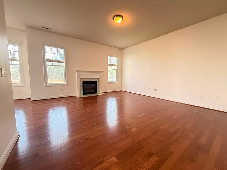 2373 Rainy Lake St — Photo 7