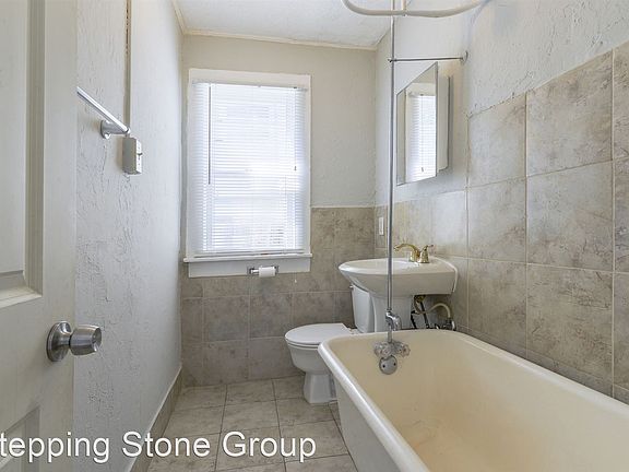 2nd image of 2307 University Ave NE #1