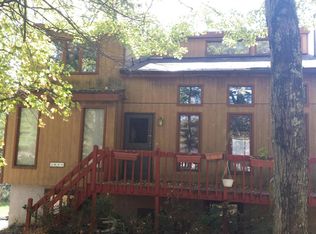 169 Pinewood Dr S, East Stroudsburg, PA 18302