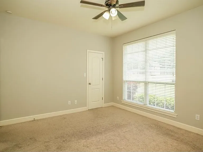 7001 Shadow Brooke St — Photo 17
