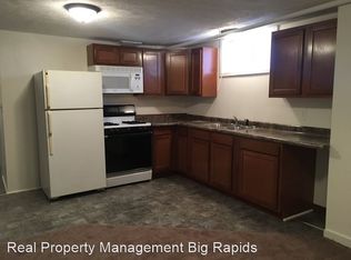 527 S Michigan Ave, Big Rapids, MI 49307