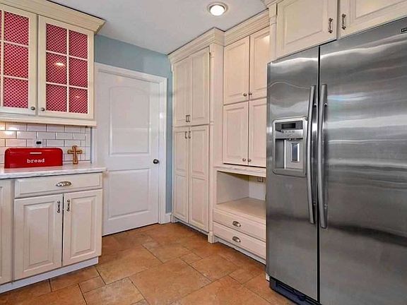 4th image of 6 Shadetree Ct