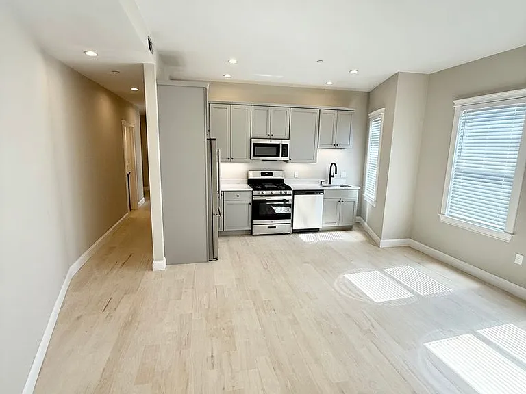2 Beach Rd — Photo 5