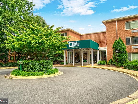 Guest parking available and 1 assigned space!