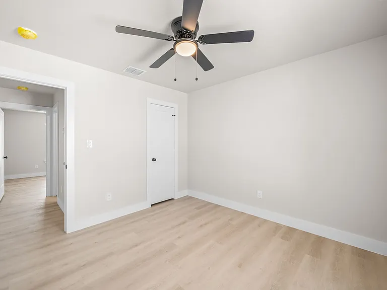 10611 East Cres #7400 — Photo 23