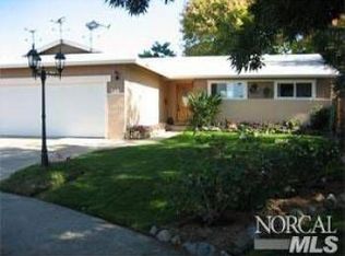 247 Fuchsia Way, Healdsburg, CA