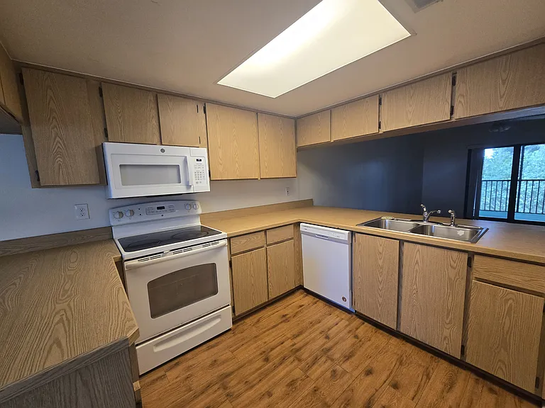 515 Landings Way — Photo 5