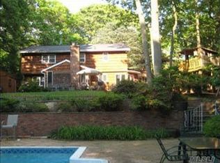 7 Maryland St, Dix Hills, NY 11746