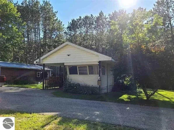 6170 Walton Rd, Kingsley, MI 49649