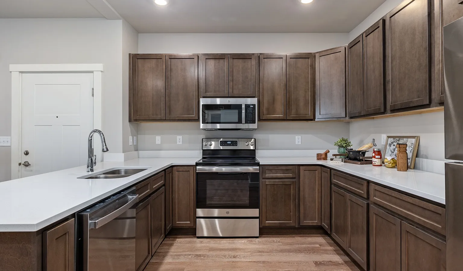 Latitude 42 — Photo 2