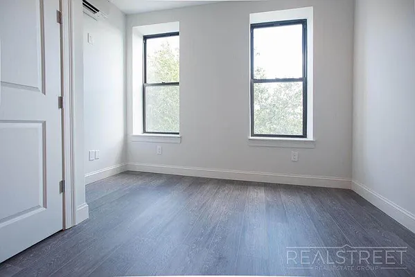 Rented by Real Street Inc | media 5