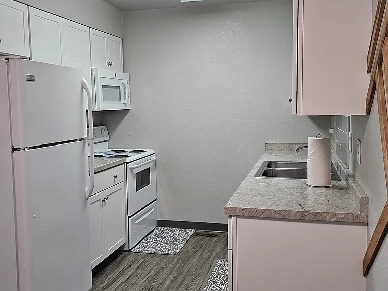 380 Paradise Cir #D5 — Photo 8