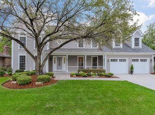 1943 Buckingham Dr, Wheaton, IL 60189