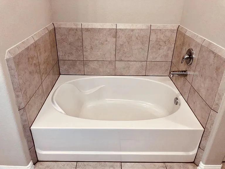 8411 Remington Bluff Ln — Photo 21