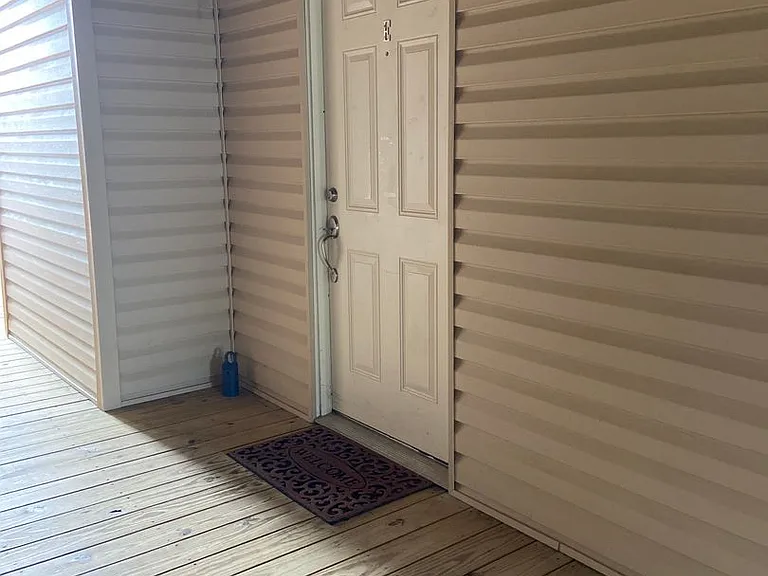 142 E Vixen Cres — Photo 27